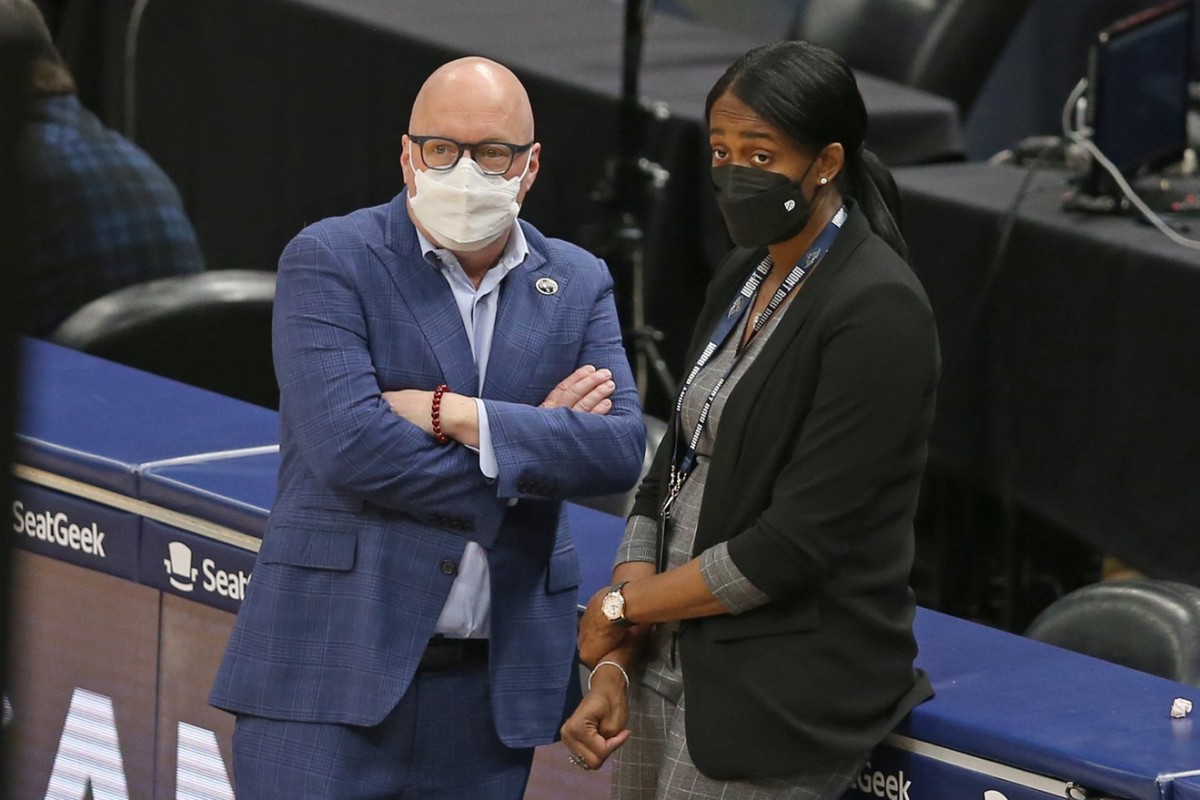 New Orleans Pelicans executive vice president of basketball operations David Griffin talks to Pelicans vice president of basketball operations & team development Swin Cash
